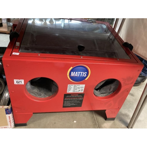 621 - A Mattis sand blasting cabinet