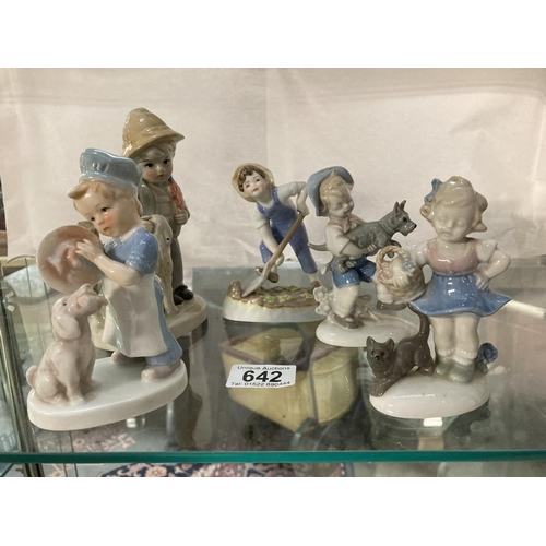 642 - 5 Porcelain figures of children including Royal Worcester