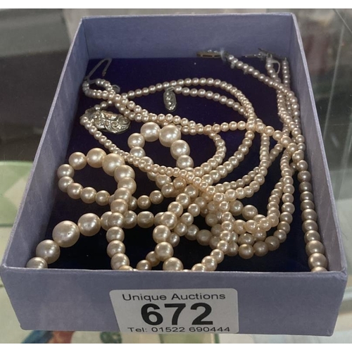 672 - 3 Pearl necklaces