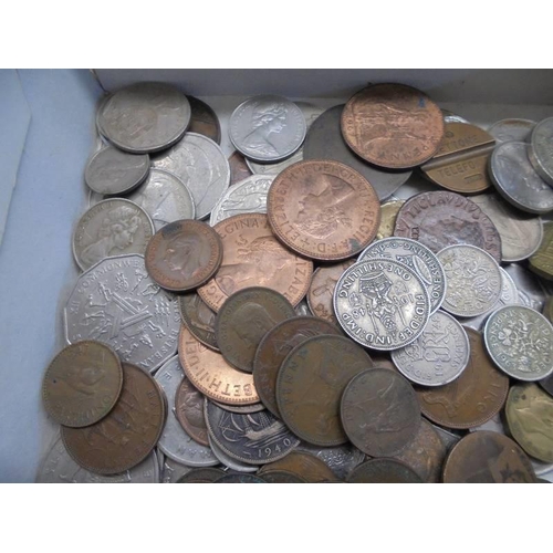 118 - A mixed lot of coins including pennies, half pennies, threepences etc.,