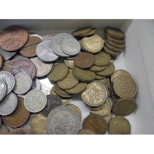 118 - A mixed lot of coins including pennies, half pennies, threepences etc.,