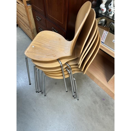 804 - A set of 6 Scandinavian style chairs