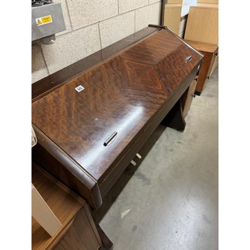 842 - A slide up front piano