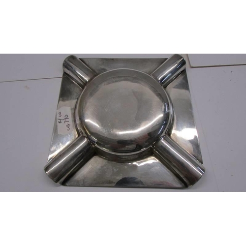 75 - A silver ashtray hallmarked for Birmingham, 80 grams.