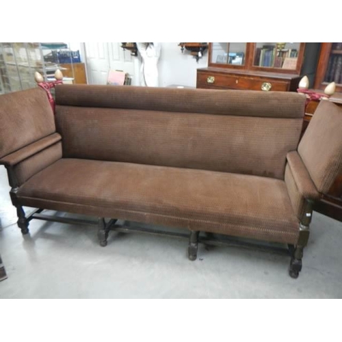 577 - A late Victorian 'Knoll' end sofa, COLLECT ONLY.