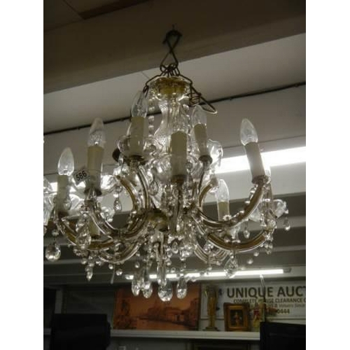 586 - A good quality 8 light chandelier, COLLECT ONLY.