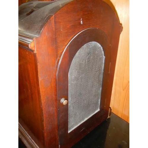 629 - A Victorian mahogany cased bracket clock with silvered dial, in working order, COLLECT ONLY.