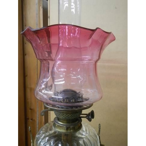 637 - A good Victorian oil lamp with drop in font, complete. COLLECT ONLY.