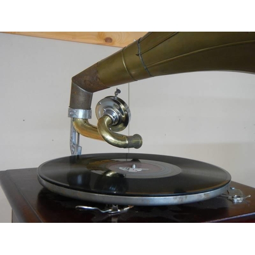 136 - A horn gramophone with brass horn, in working order, COLLECT ONLY.