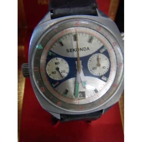 195 - A gent's Seconda wrist watch.