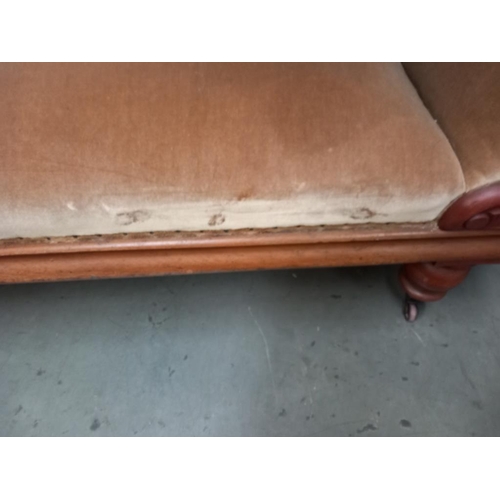 630B - A double ended chaise longue. COLLECT ONLY.