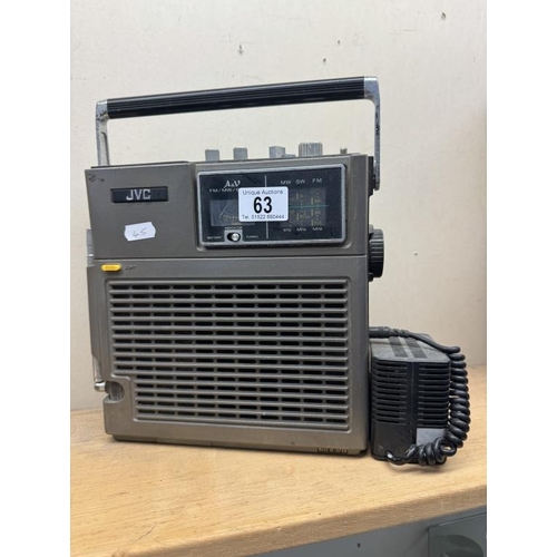 63 - A vintage JVC 3050UK radio