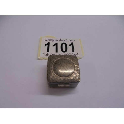 1101 - A 19th century silver patch box.