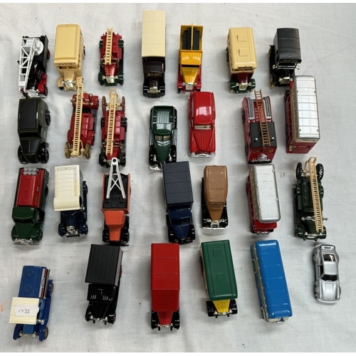 14 - A good lot of unboxed Lledo vans