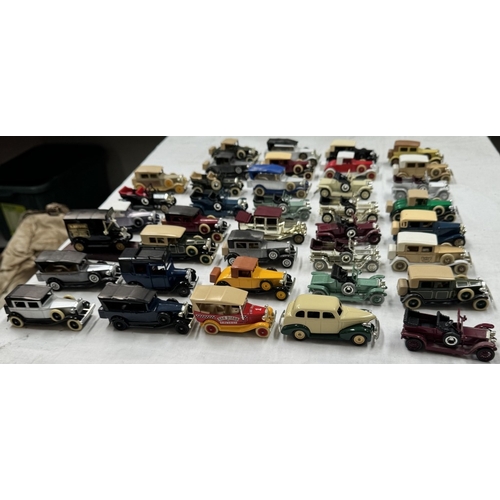 28 - A good lot of unboxed Lledo model cars