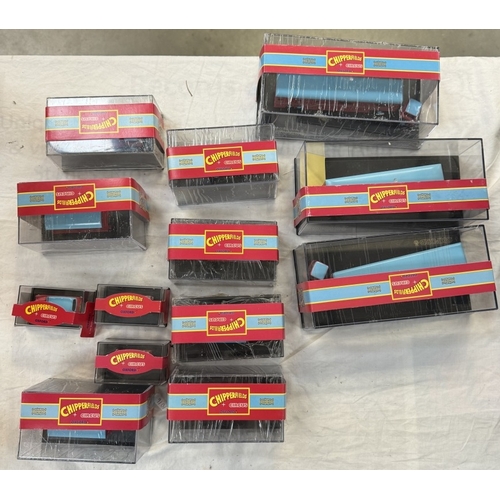 145 - 24 Oxford Diecast Chipperfields circus models