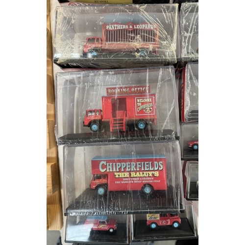 145 - 24 Oxford Diecast Chipperfields circus models