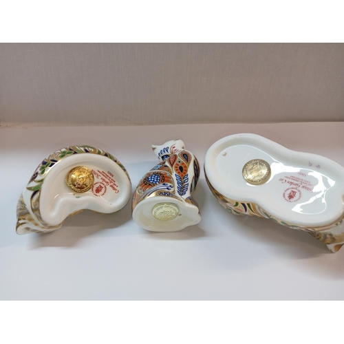 1399 - 3 Royal Crown Derby cats with gold stoppers