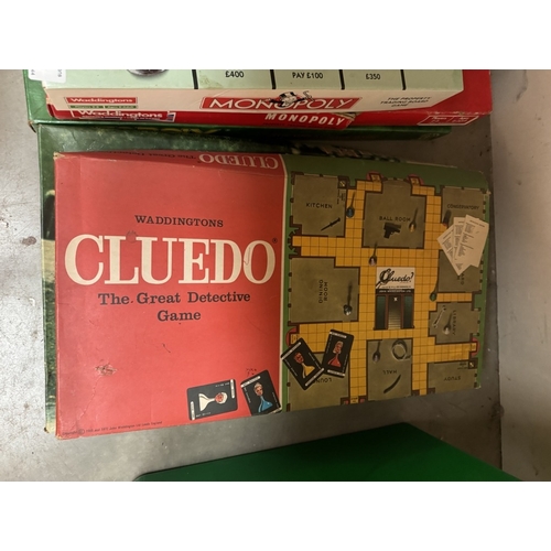 414 - 5 Waddington games including Formula 1, Cluedo, Totopoly & 2 Monopoly