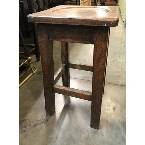 1425 - A vintage oak stool