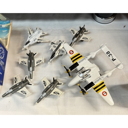 424 - A good selection of unboxed aircraft & 2 Minic ships