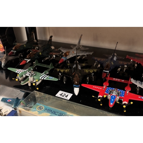 424 - A good selection of unboxed aircraft & 2 Minic ships