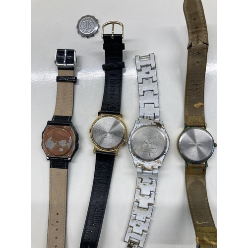 1065 - A collection of vintage and digital watches