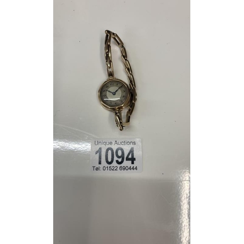 1094 - A 9ct Gold vintage ladies watch