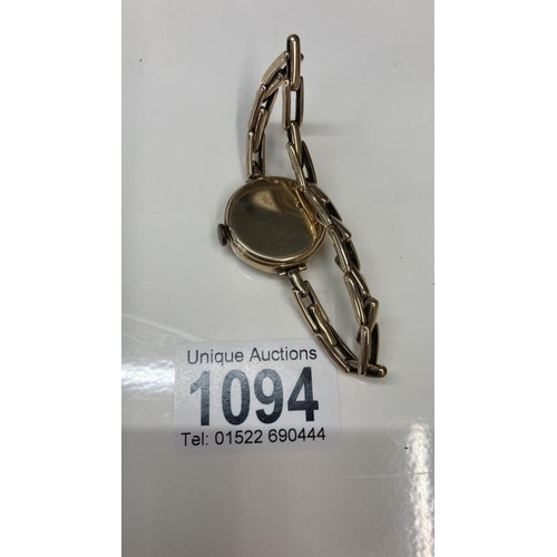 1094 - A 9ct Gold vintage ladies watch