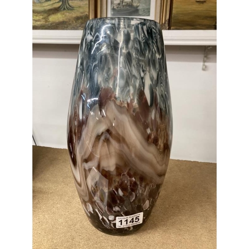 1145 - An Art glass vase