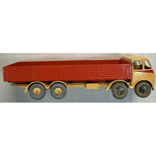 573 - 6 Dinky Fodens 4 x type 2 chain lorries and 2 x type 1 wagons