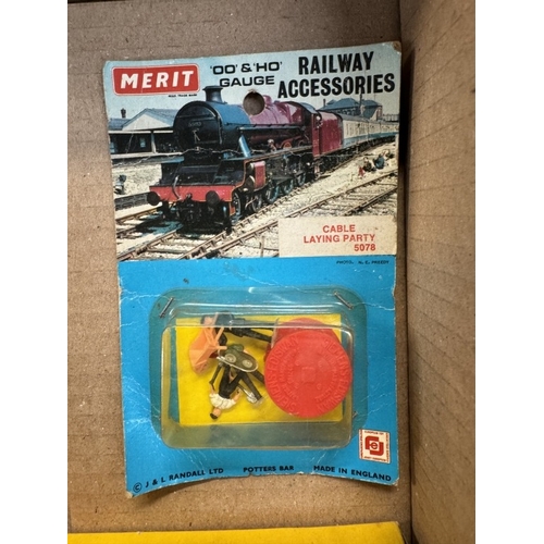 582 - Dinky boxed 756 x 2, 755 x 4 lamp standard and 994 x 2 Pullmore loading ramps