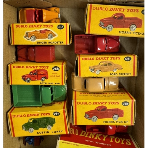 596 - 8 boxed Dublo Dinky toys