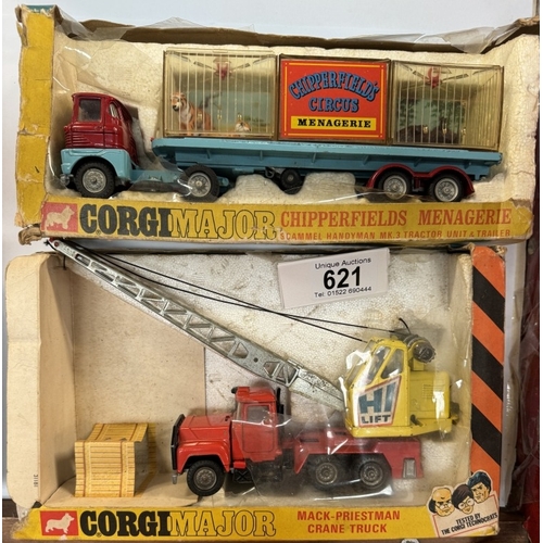 621 - Corgi Major 1139 Chipperfields menagerie and 1154 Mack priestman crane truck