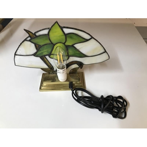 1454 - A brass Art Deco style lamp with leaded glass panel