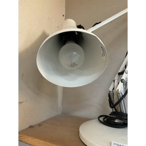 401 - An unbranded anglepoise lamp