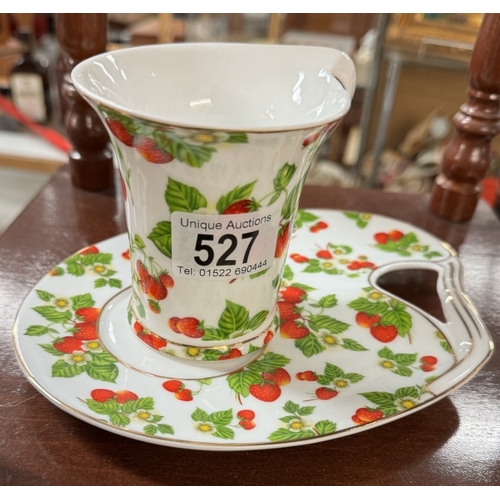 527 - 3 Cup & Saucers / plates