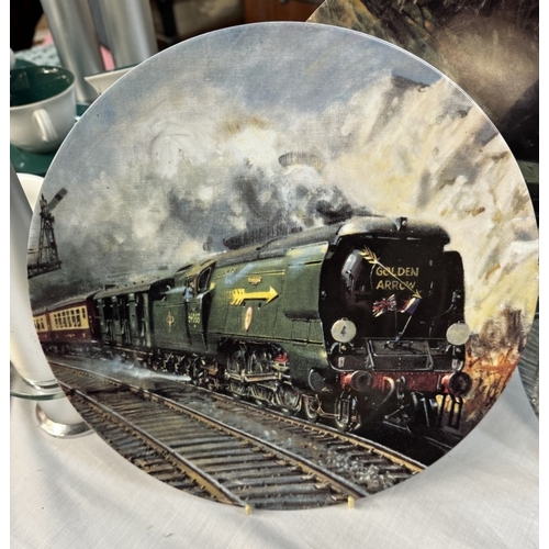 535 - A quantity of Wedgwood Royal Mail famous trains collections and a Swindon works GWR plate 843 - 1993