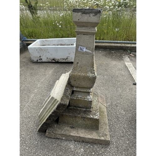 582 - A square concrete plant stand. Top cap needs repair