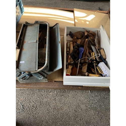 612 - 7 Boxes of good quality tools