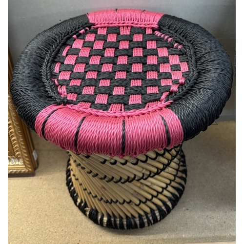 2606 - A decorative wicker stool