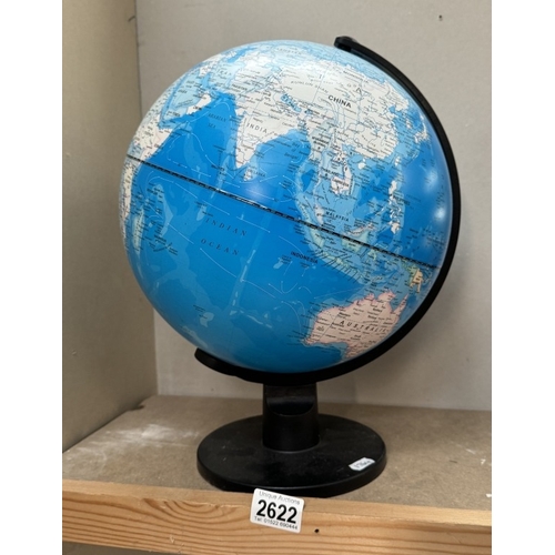 2622 - A world globe