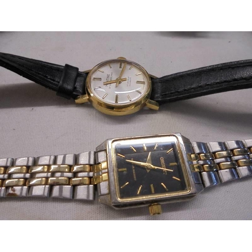 1102 - A quantity of vintage wrist watches, sold as seen.