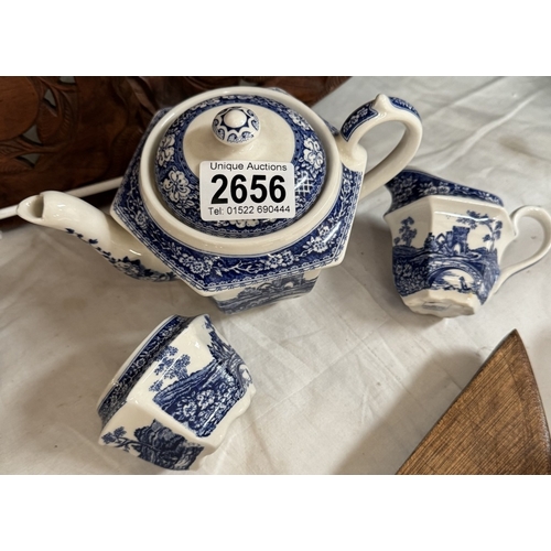 2656 - A James Sadler blue & white teapot, jug and sugar bowl