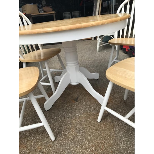 620J - Pine Effect Table with 4 chairs
Pine & White