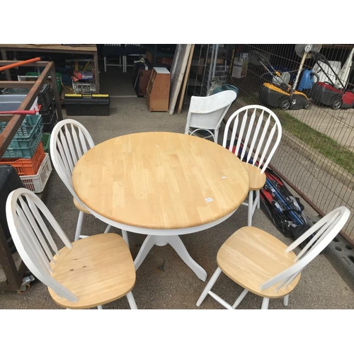 620J - Pine Effect Table with 4 chairs
Pine & White