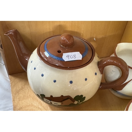 2753 - A quantity of Torquay ware