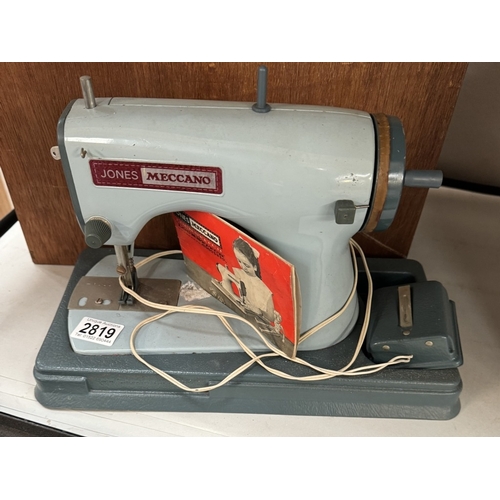 2819 - A vintage Jones Meccano battery operated sewing machine (untested)