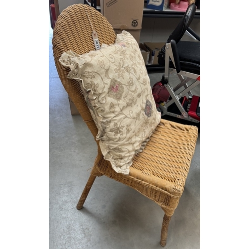 2831 - A wicker chair