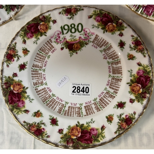 2840 - 3 Old Country Rose calendar plates, 1980, 1996 & 1998